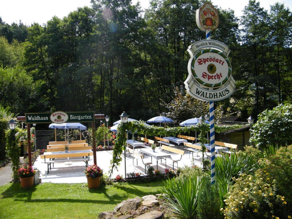 Hotel Waldhaus Mespelbrunn Esterno foto